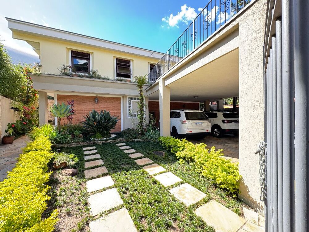 Sobrado à venda com 4 quartos, 451m² - Foto 1
