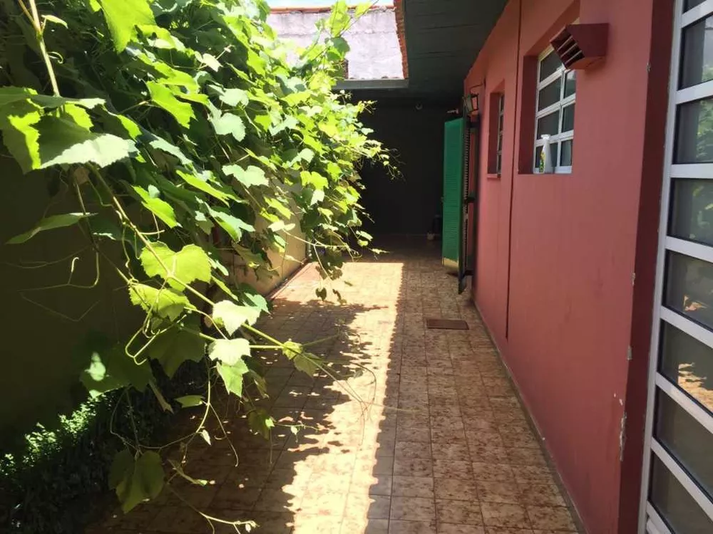 Casa à venda com 3 quartos, 250m² - Foto 8