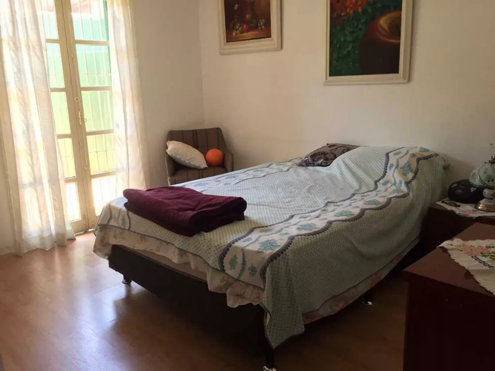 Casa à venda com 3 quartos, 250m² - Foto 2