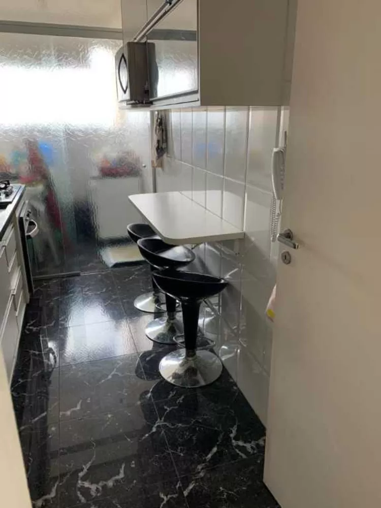 Apartamento à venda com 3 quartos, 74m² - Foto 2