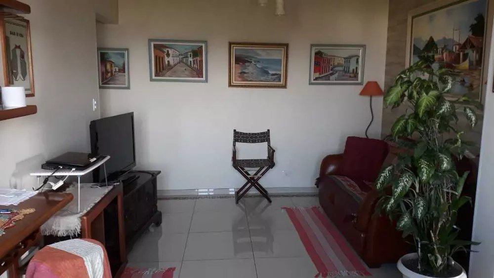 Apartamento à venda com 2 quartos, 70m² - Foto 4