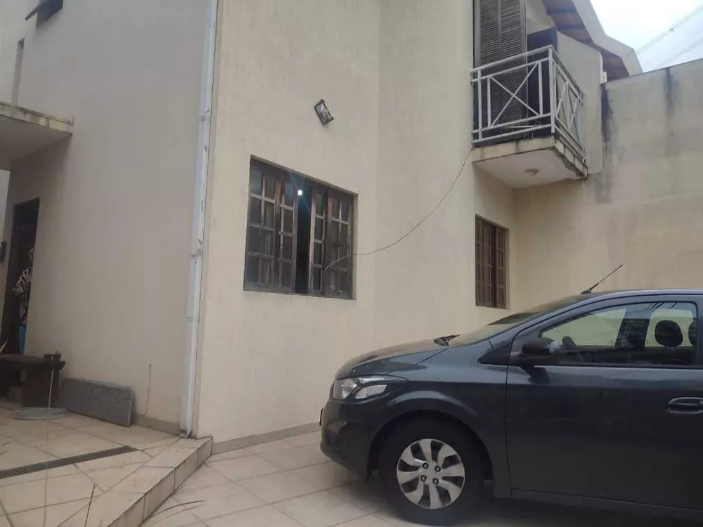 Sobrado à venda com 3 quartos, 123m² - Foto 1