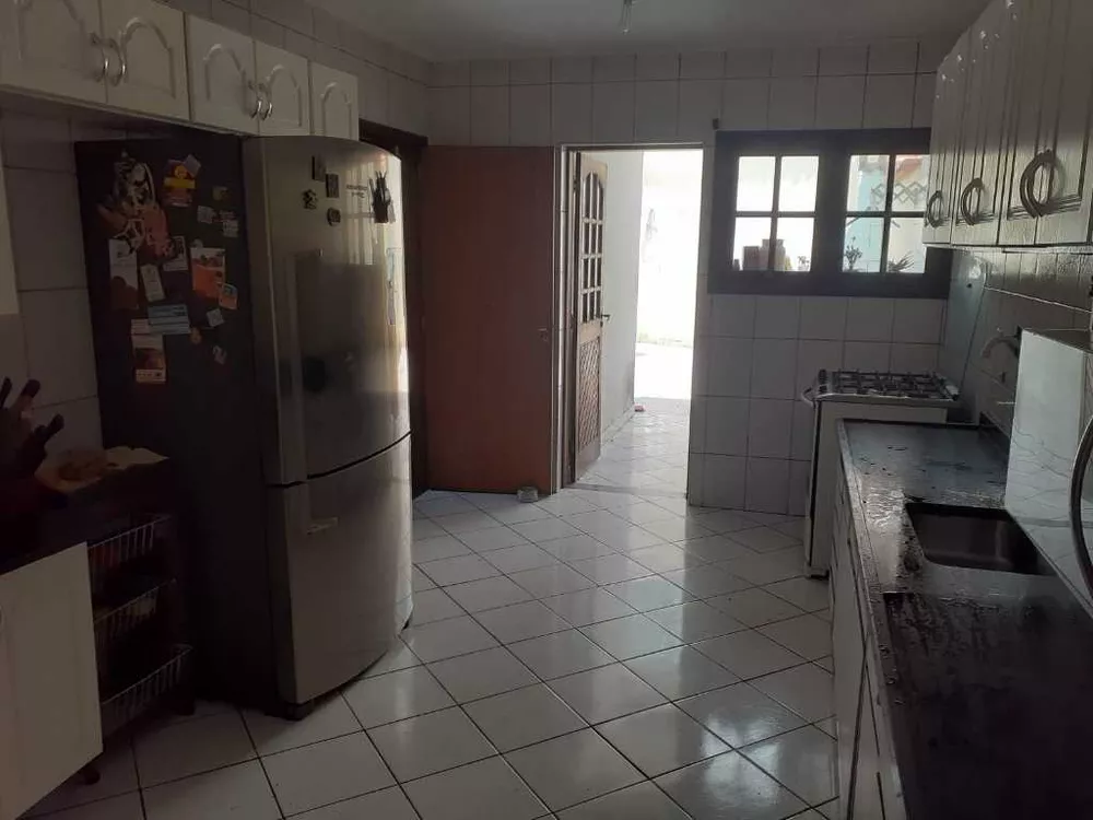 Casa à venda com 3 quartos, 270m² - Foto 3