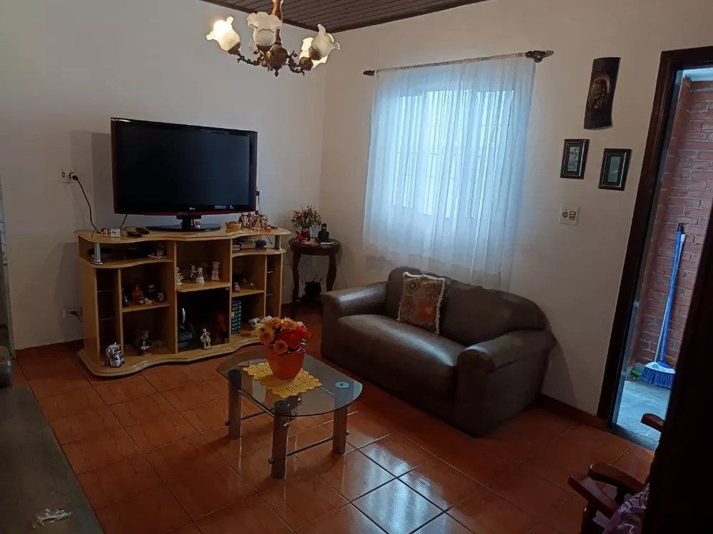 Casa à venda com 2 quartos, 120m² - Foto 2