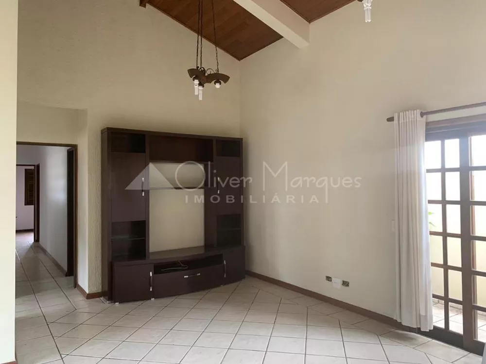 Casa à venda com 3 quartos, 200m² - Foto 5