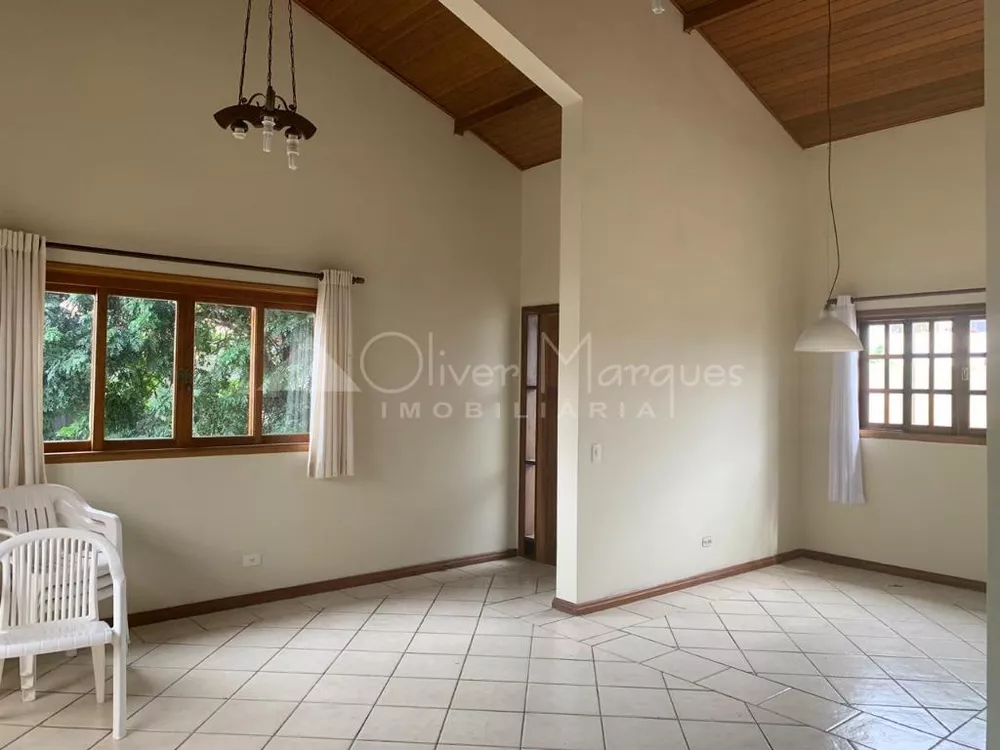 Casa à venda com 3 quartos, 200m² - Foto 8