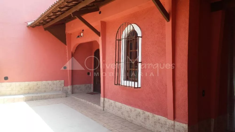 Casa à venda com 3 quartos, 160m² - Foto 1