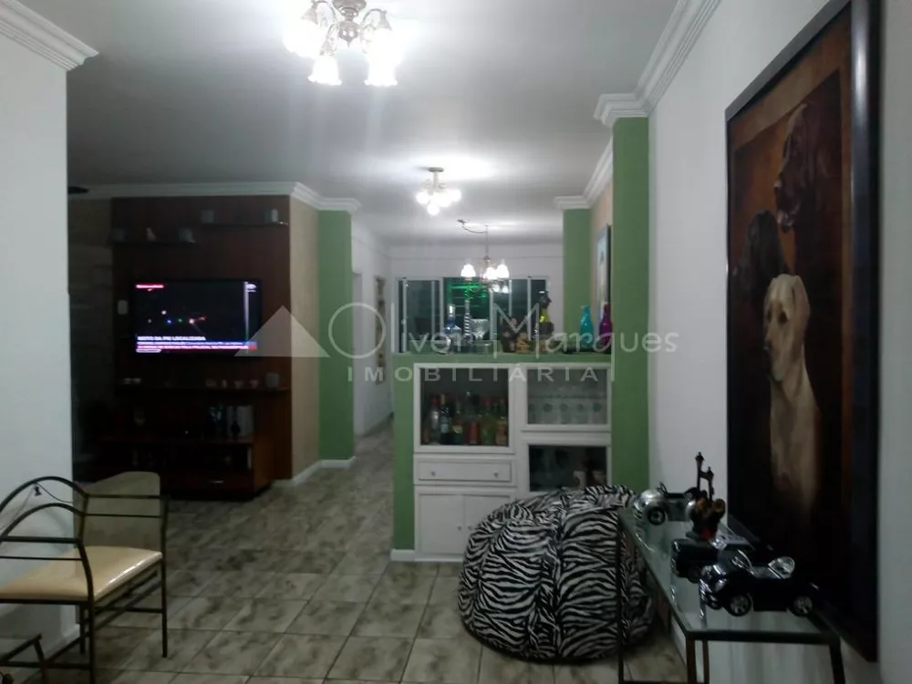 Sobrado à venda com 4 quartos, 240m² - Foto 2