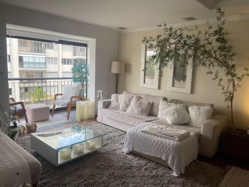 Apartamento à venda com 3 quartos, 135m² - Foto 1