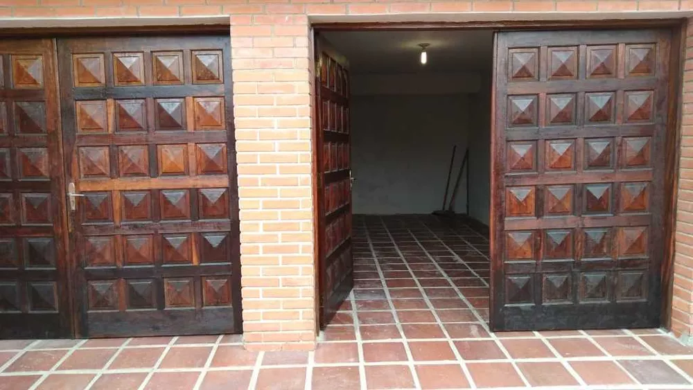 Casa à venda com 3 quartos, 180m² - Foto 2