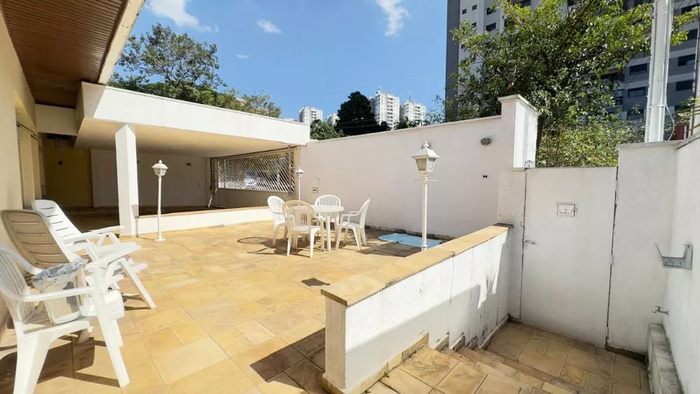 Casa à venda com 4 quartos, 248m² - Foto 1