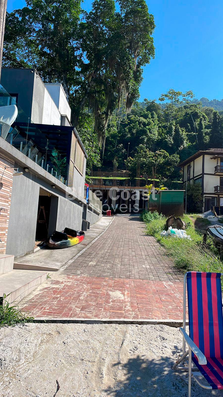 Casa de Condomínio à venda com 4 quartos, 309m² - Foto 2