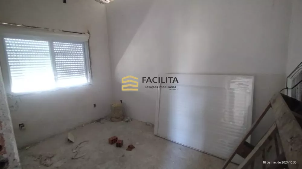 Casa à venda com 2 quartos, 250m² - Foto 3