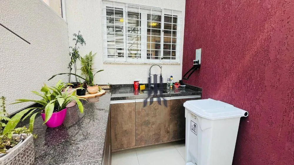 Sobrado, 3 quartos, 205 m² - Foto 1