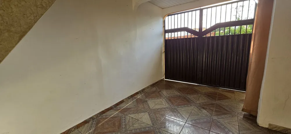 Casa, 3 quartos, 200 m² - Foto 2