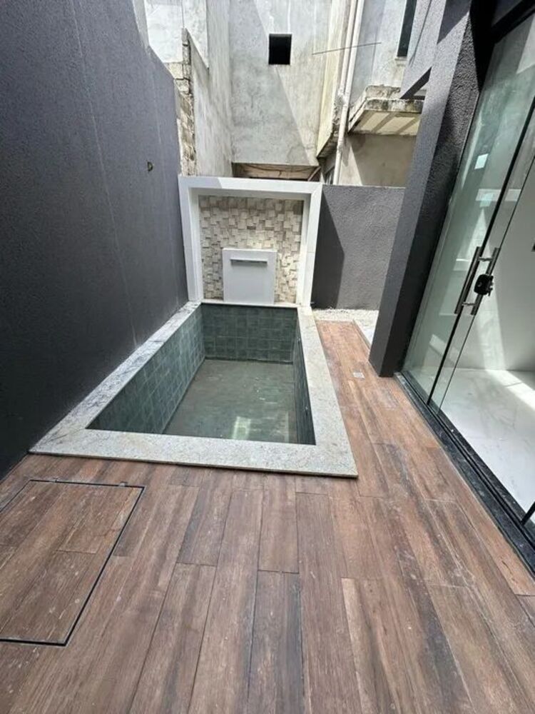 Apartamento à venda com 3 quartos, 140m² - Foto 2