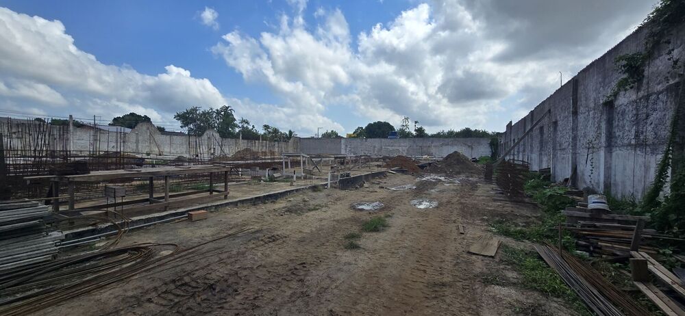 Casa à venda com 3 quartos, 8572m² - Foto 2
