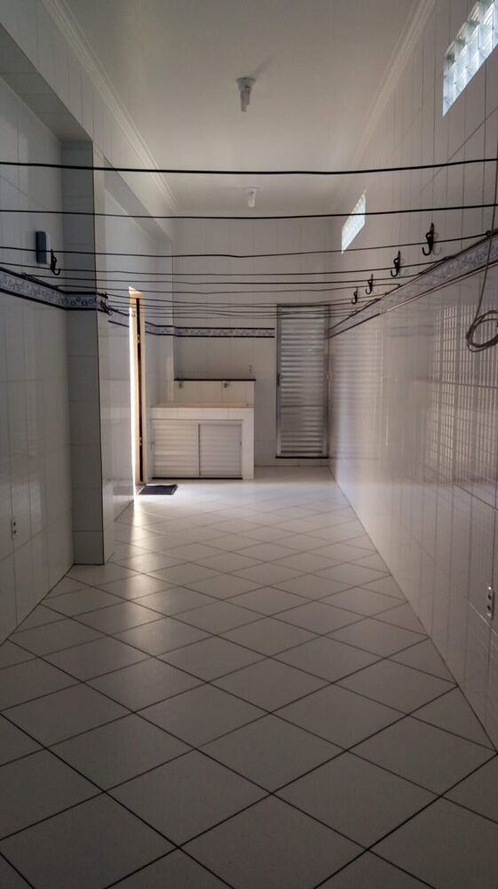 Casa à venda com 2 quartos, 200m² - Foto 4