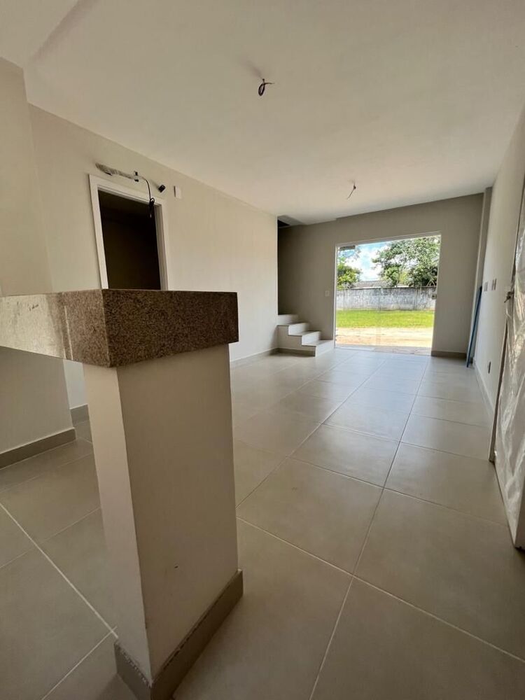 Casa à venda com 3 quartos, 114m² - Foto 2