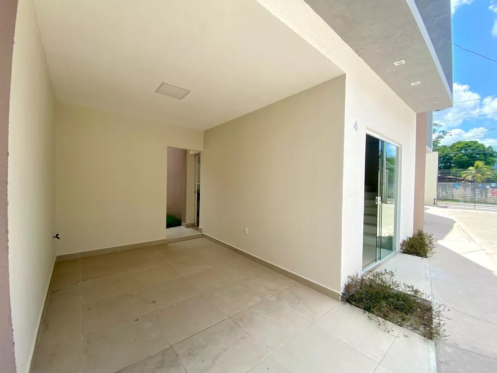 Casa à venda com 3 quartos, 114m² - Foto 1