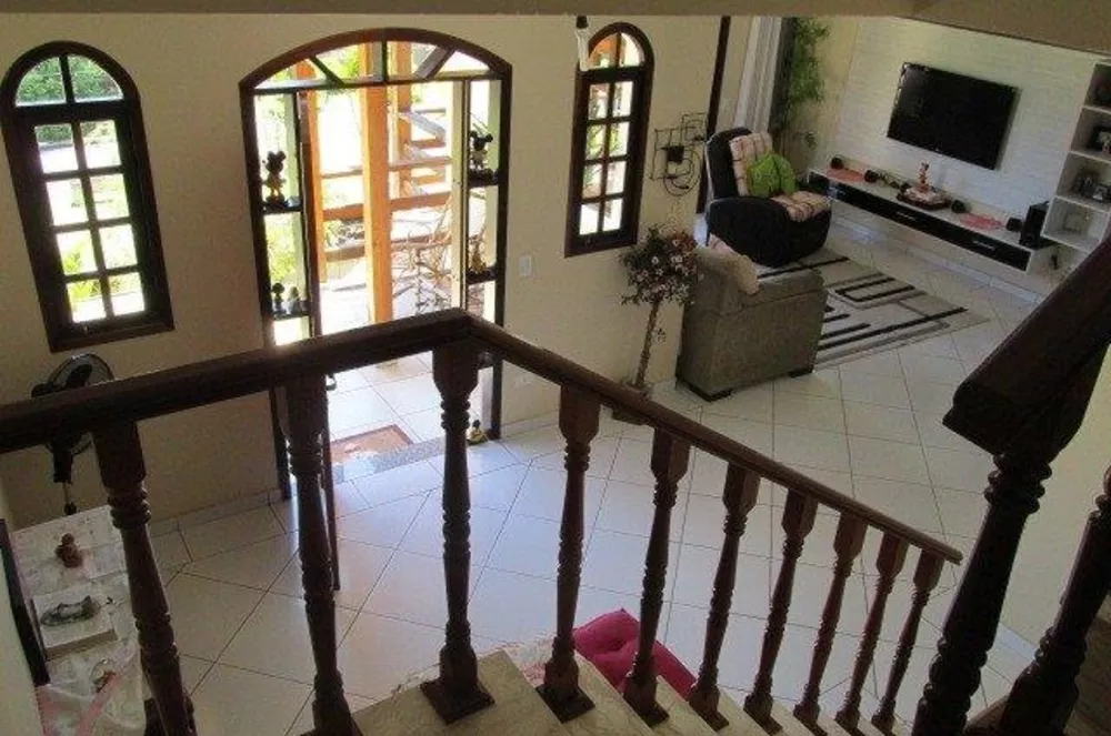 Casa de Condomínio à venda com 3 quartos, 375m² - Foto 2