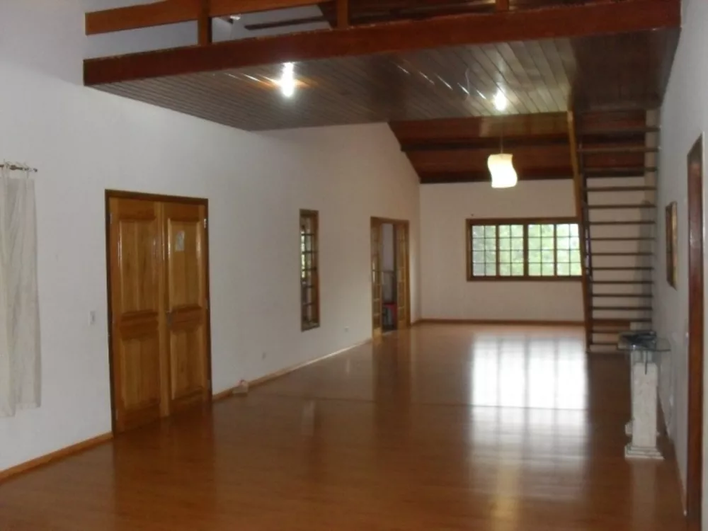 Casa de Condomínio à venda e aluguel com 5 quartos, 520m² - Foto 2