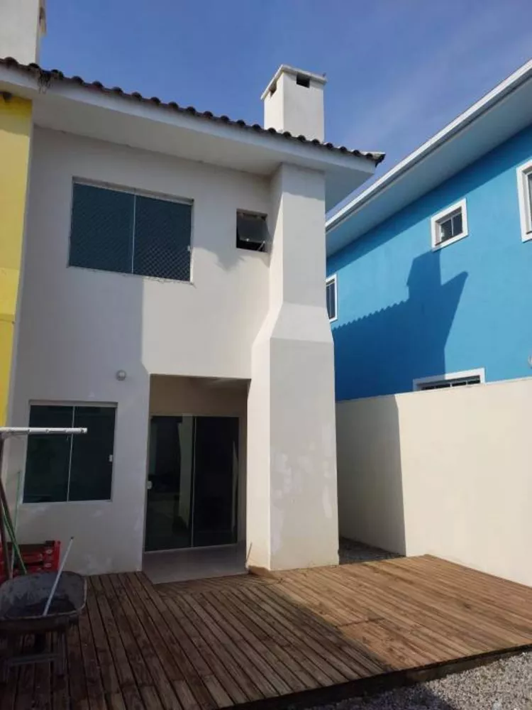 Casa à venda com 2 quartos, 95m² - Foto 2