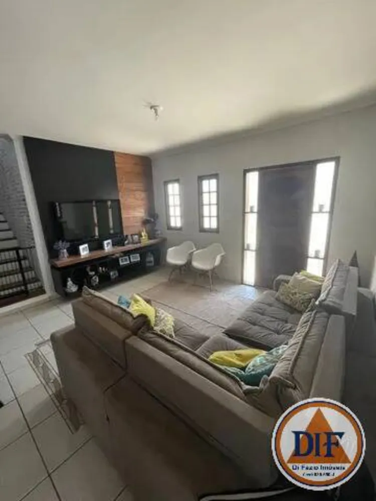 Casa, 4 quartos, 200 m² - Foto 1