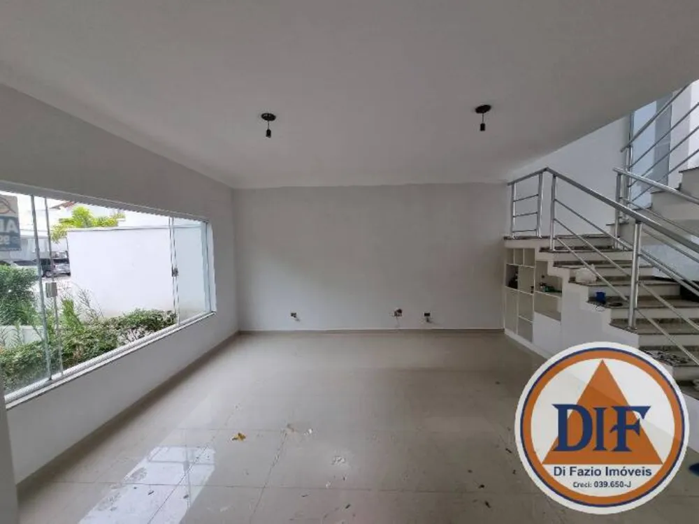 Casa, 3 quartos, 210 m² - Foto 2