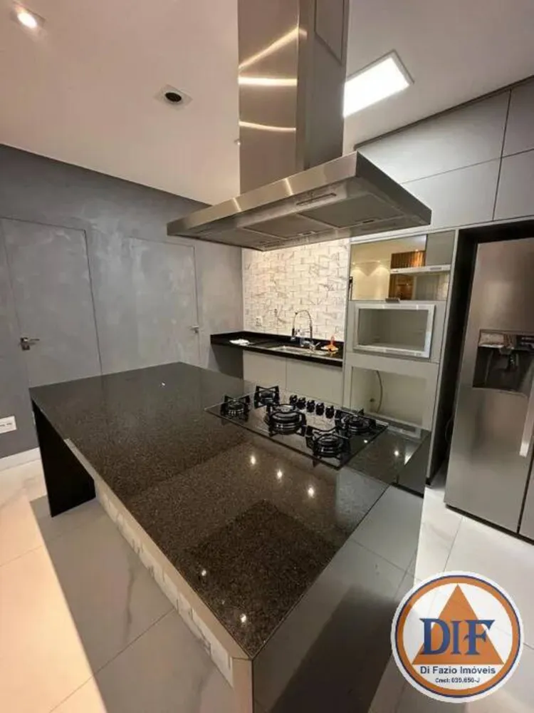 Casa, 3 quartos, 234 m² - Foto 2