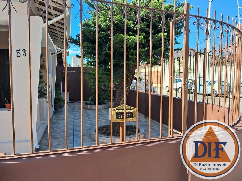 Casa, 3 quartos, 171 m² - Foto 1