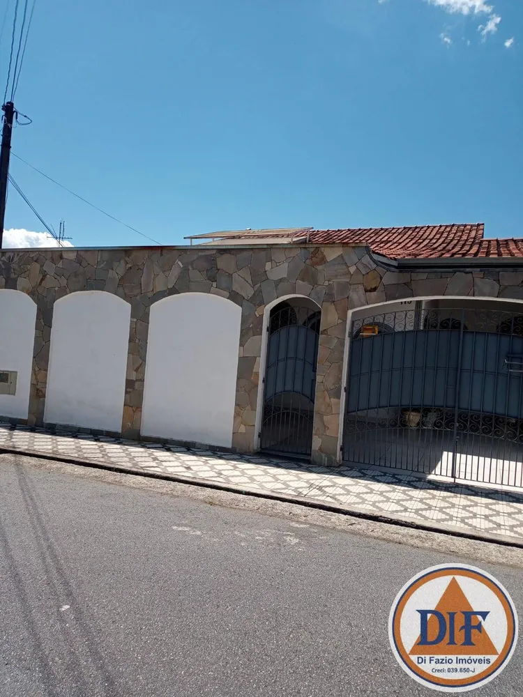Casa, 3 quartos, 195 m² - Foto 1