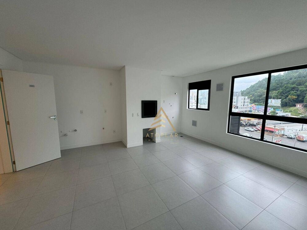 Apartamento à venda com 3 quartos, 73m² - Foto 2