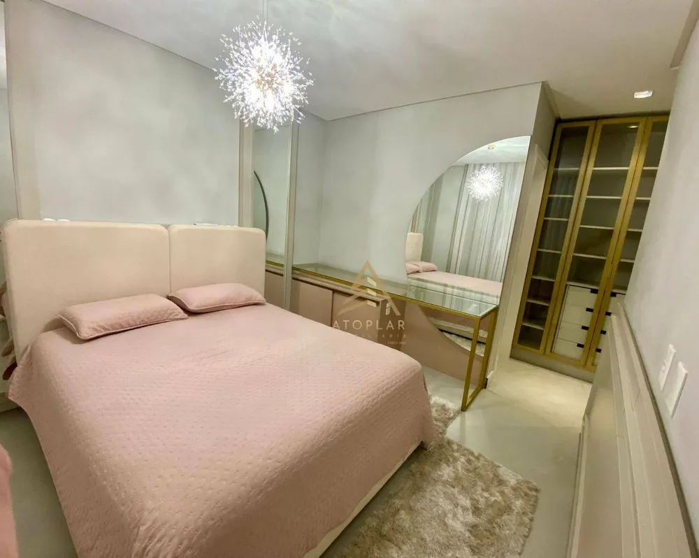 Apartamento, 3 quartos, 130 m² - Foto 1