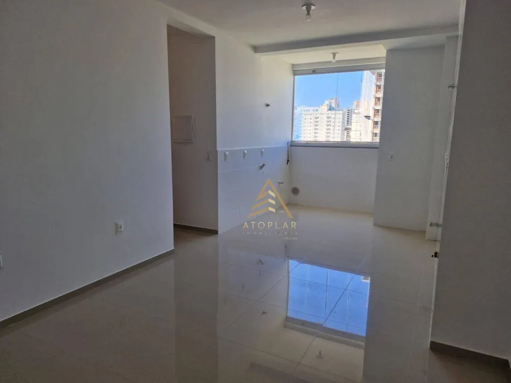Apartamento, 3 quartos, 70 m² - Foto 2