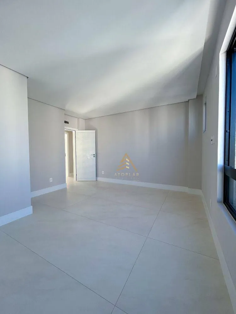 Cobertura, 4 quartos, 296 m² - Foto 2
