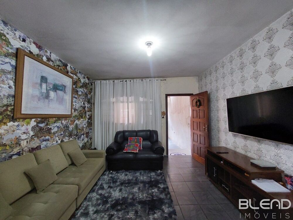 Casa, 5 quartos, 158 m² - Foto 2