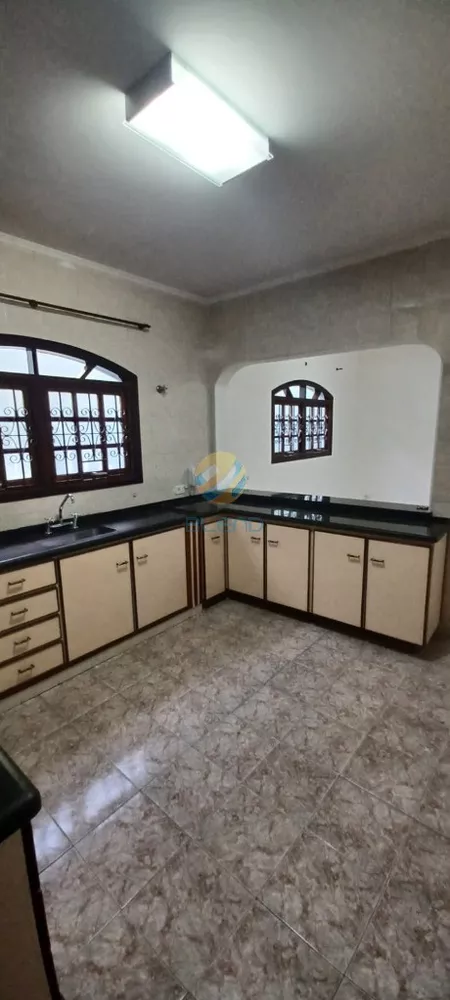 Sobrado à venda com 3 quartos, 274m² - Foto 12