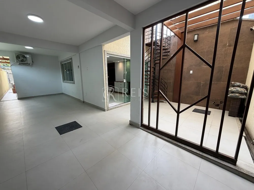 Casa, 4 quartos, 195 m² - Foto 2