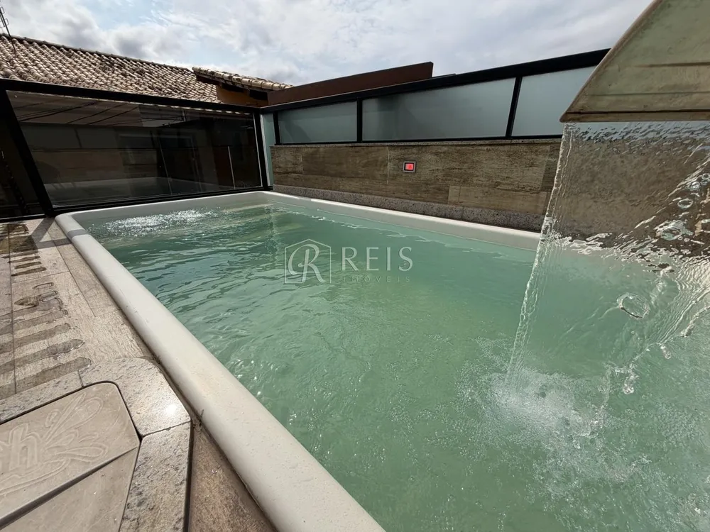 Casa, 4 quartos, 195 m² - Foto 1