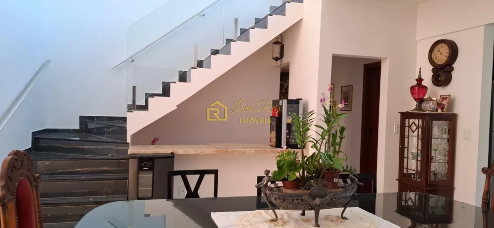 Casa, 4 quartos, 250 m² - Foto 1