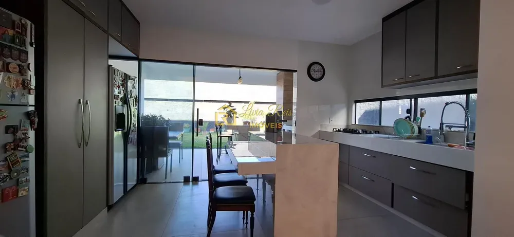 Casa, 4 quartos, 250 m² - Foto 15