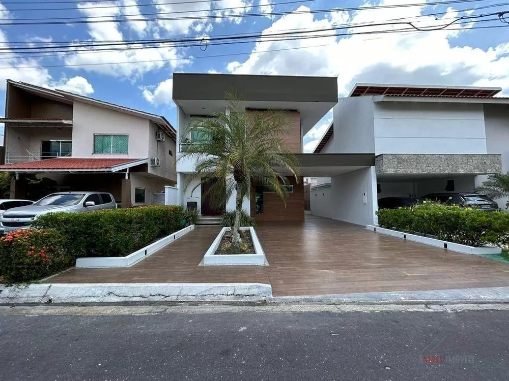 Casa de Condomínio à venda com 4 quartos, 348m² - Foto 1