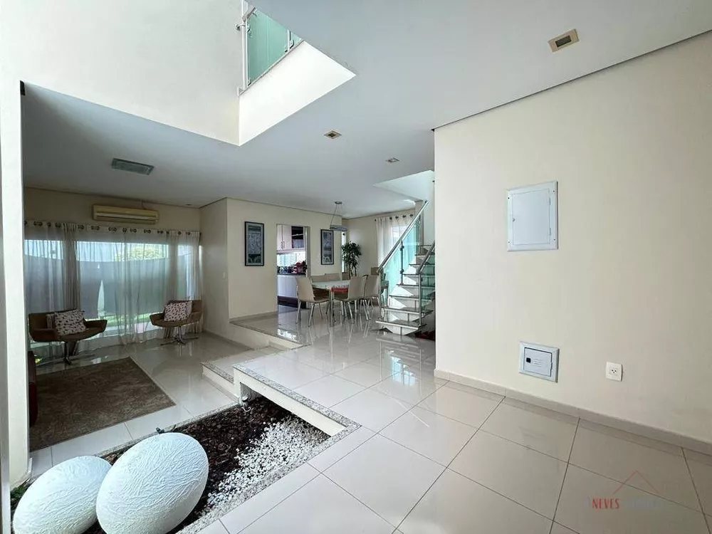 Casa de Condomínio à venda com 4 quartos, 348m² - Foto 4