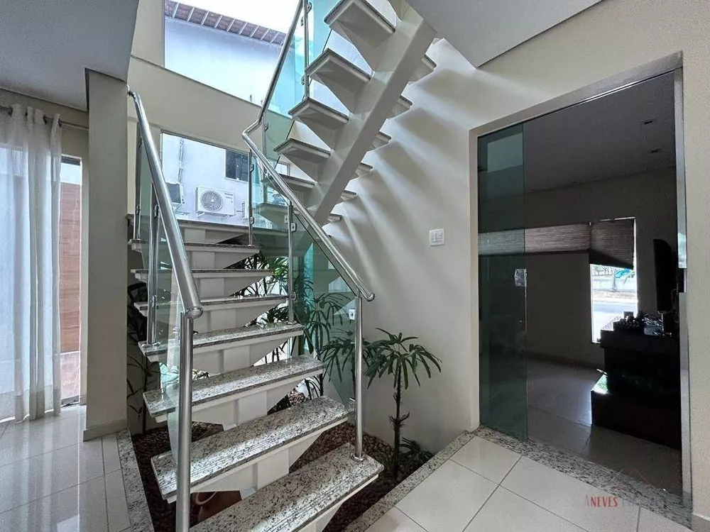 Casa de Condomínio à venda com 4 quartos, 348m² - Foto 2