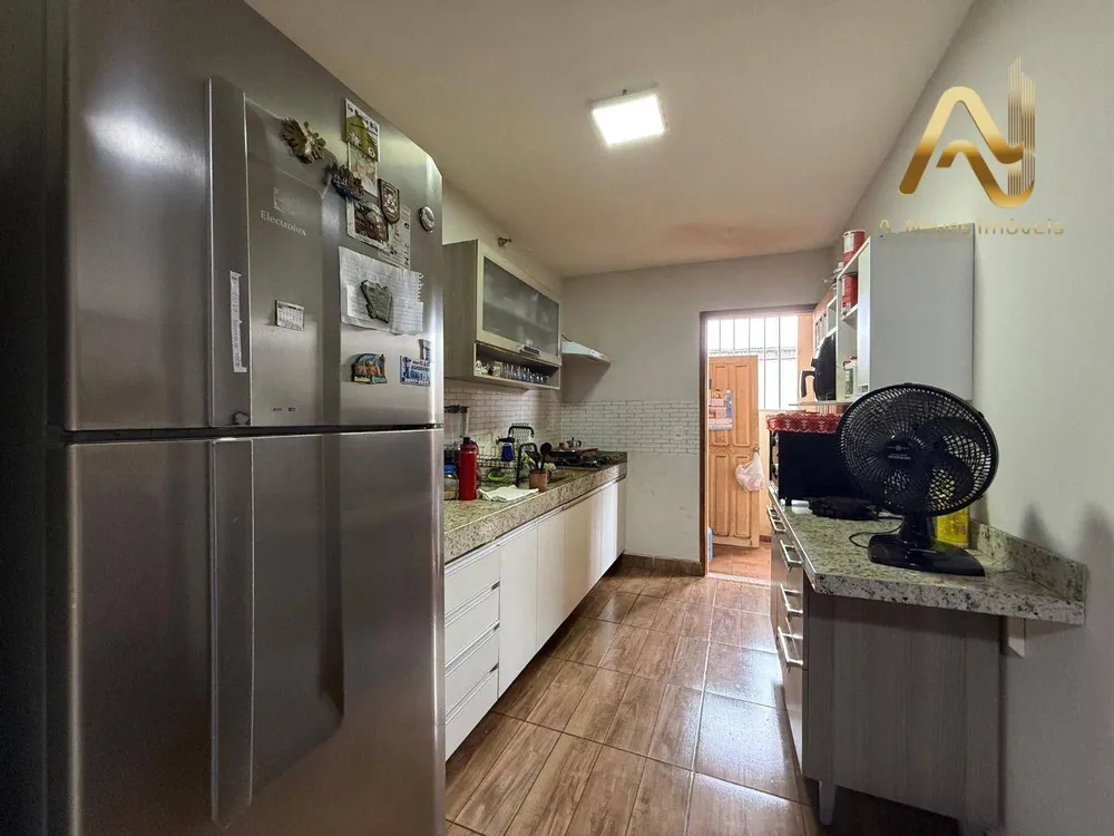 Casa, 4 quartos, 180 m² - Foto 1