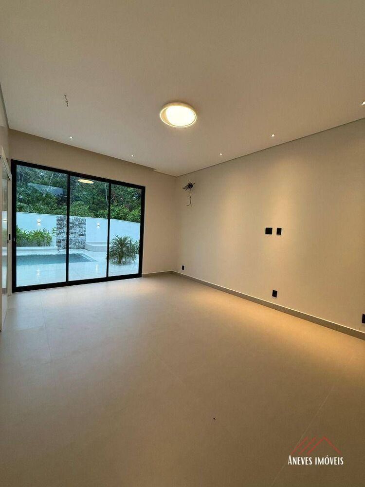 Casa de Condomínio à venda com 4 quartos, 300m² - Foto 3
