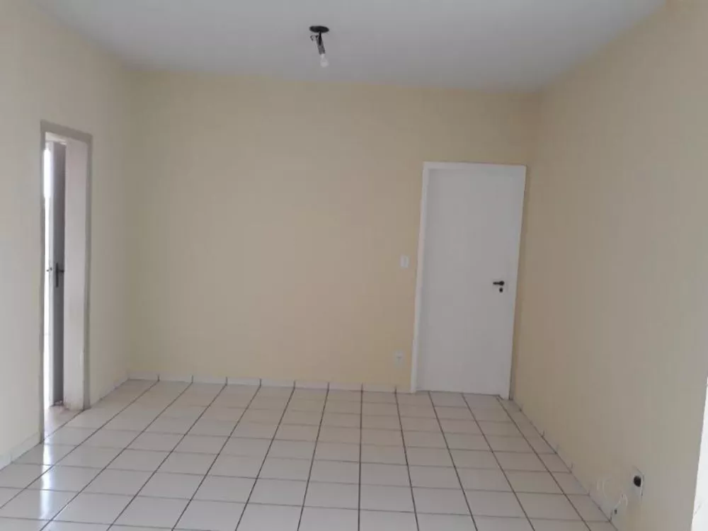 Apartamento para alugar com 3 quartos, 90m² - Foto 11