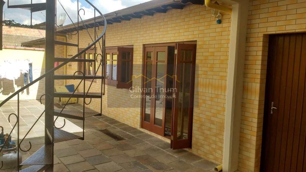 Casa à venda com 4 quartos, 230m² - Foto 3