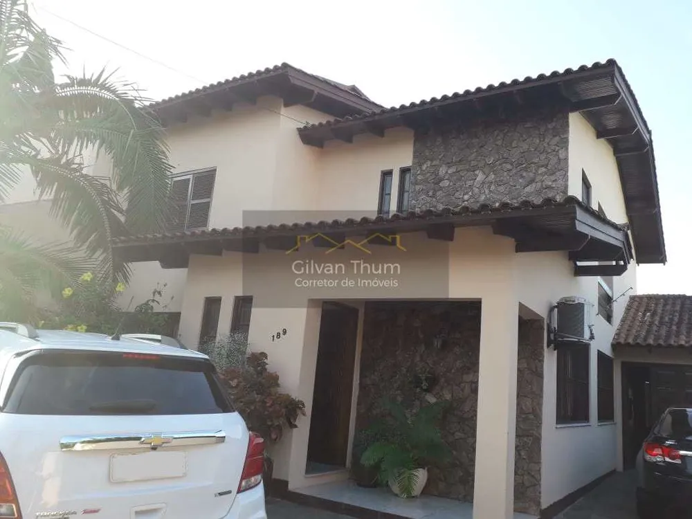 Casa, 5 quartos, 213 m² - Foto 1